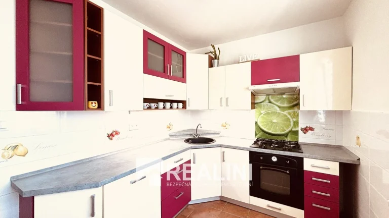Pronájem bytu 2+1 s lodžií a šatnou, 60 m2, Karviná, ulice T