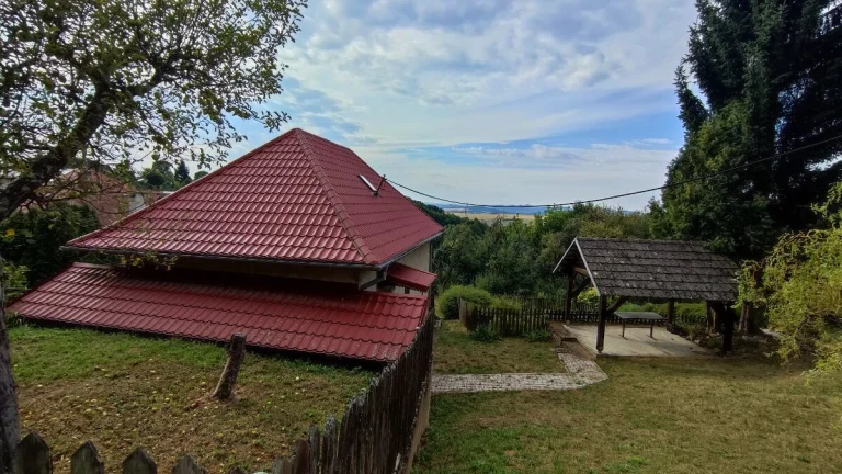 Ponúkame na predaj rodinný dom v obci Miškech Dedinka