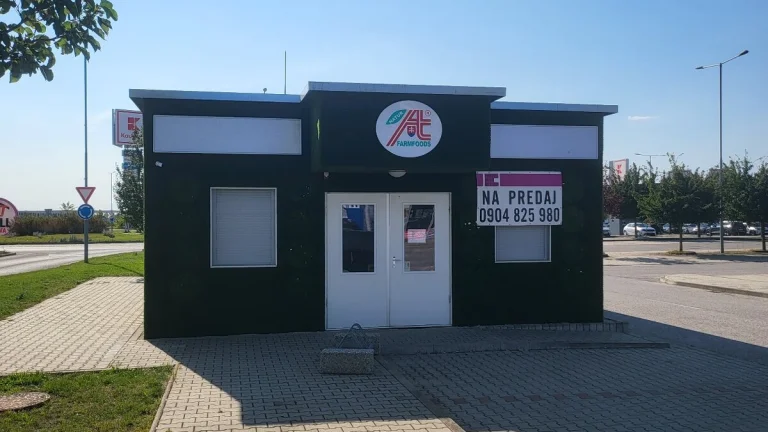 Predajňa potravín,zariadená,67m2,3x kontajner +prestrešenie