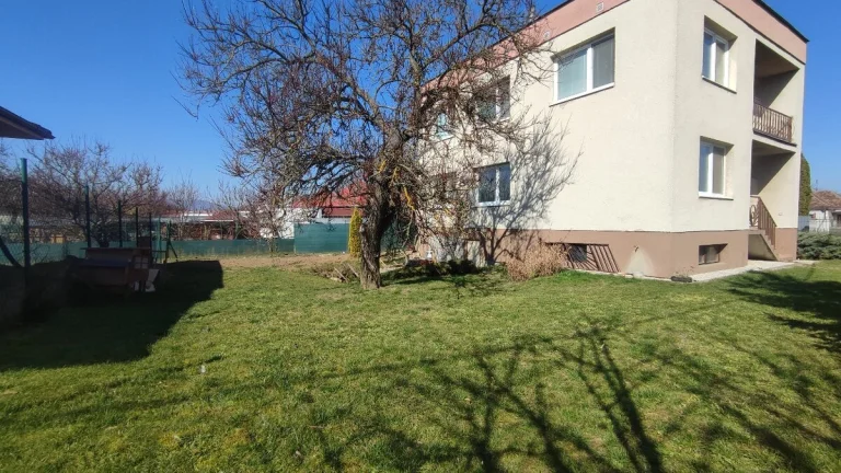 Ponúkame na predaj rodinný dom v obci Rakoľuby