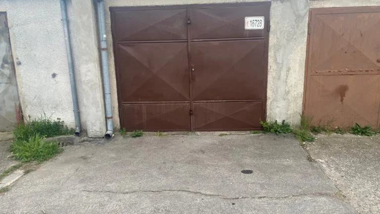 Predám garaz v Ruzinove