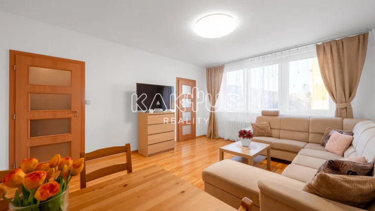 Prodej družstevního bytu 3+1 (72,60m2) s lodžií, ulice Podro