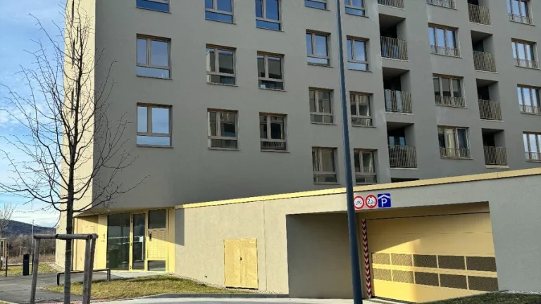 Parkovacie státie v garáži Michala Bučiča 1 alebo 3