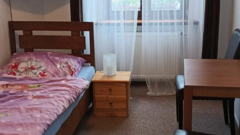 Pronájem neprůchozího pokoje, Olomouc - centrum