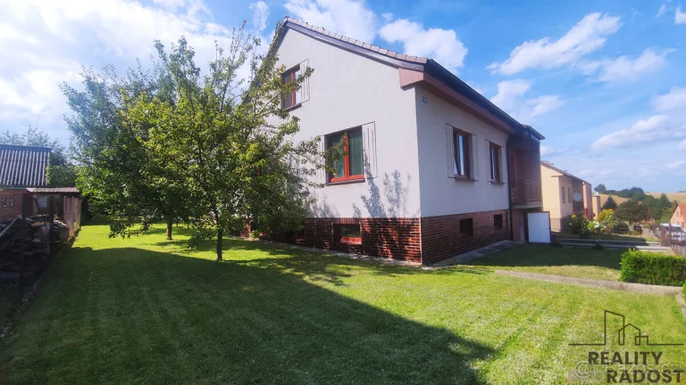 Rodinný dům se zahradou a garáží, Brtnice, Zahradní ulice
