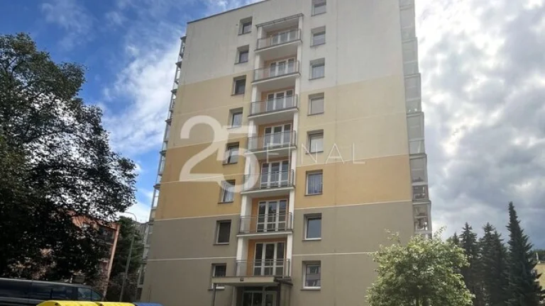 Pronájem bytu 2+kk po rekonstrukci s balkonem, komorou na ch