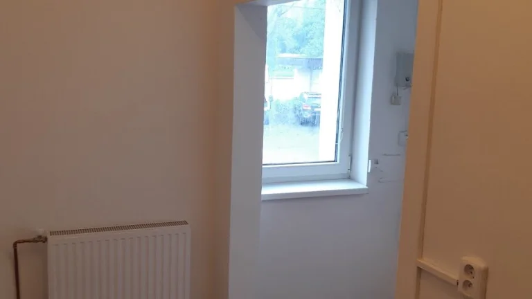 Pronájem vytápěného skladu / kanceláře