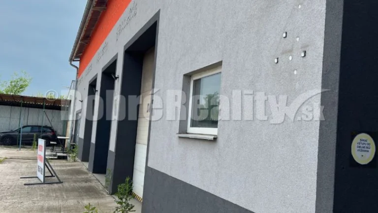 Ponúkame Vám komerčné priestory , priemyselný areál v Prievi