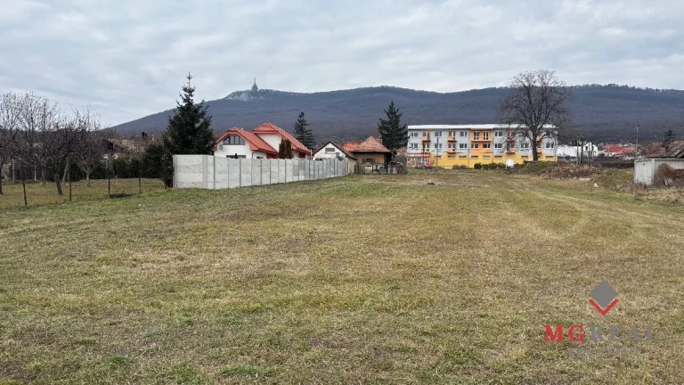 Stavebný pozemok v obci Nitrianske Hrnčiarovce / Nitra