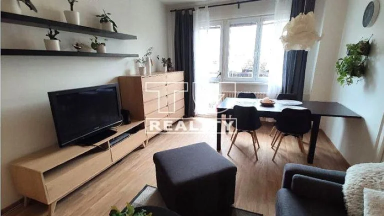 3 izbový kompletne zrekonštruovaný byt 65 m2,...