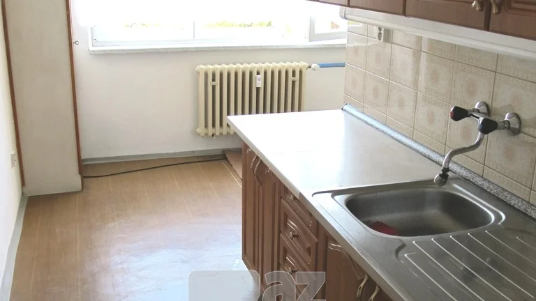 Zděný 2+1 s balkonem, všechna okna na jih, Tábor - Kopeček