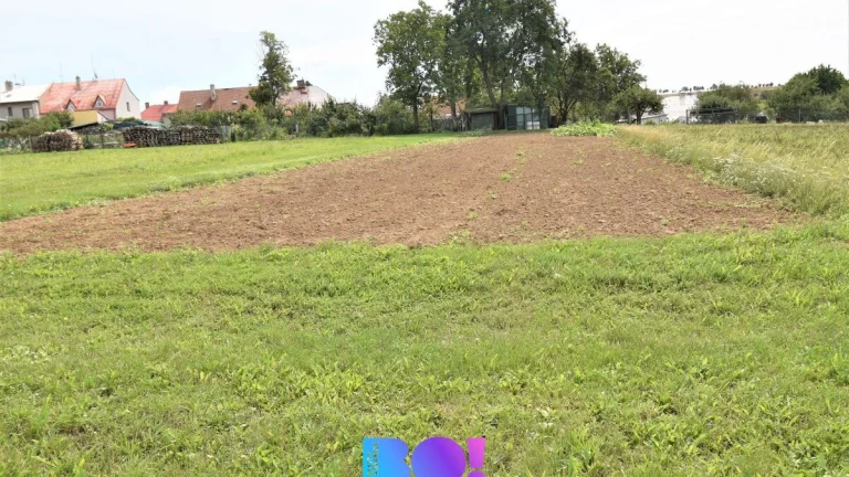 Prodej stavebního pozemku, 5 182 m², Beňov