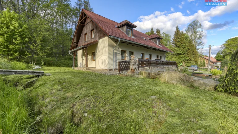 Prodej rodinného domu, 254 m², Stožec