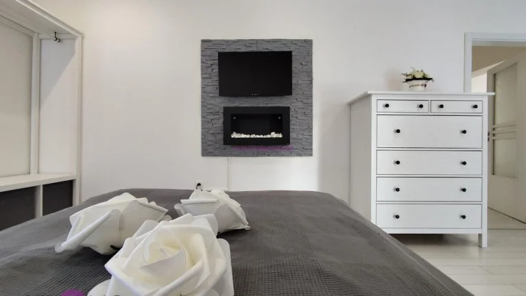 REZERVOVANÉ Zariadený 3-izbový byt s dvomi balkónmi 83m2