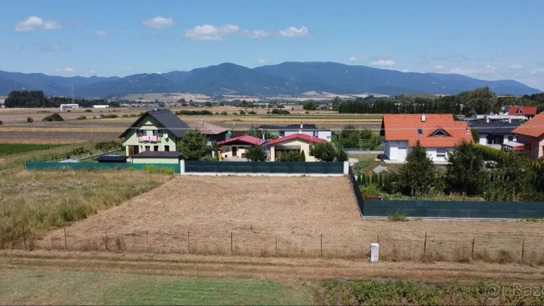 Stavebný pozemok 897m2 v Ďanovej pri Martine vrátane IS