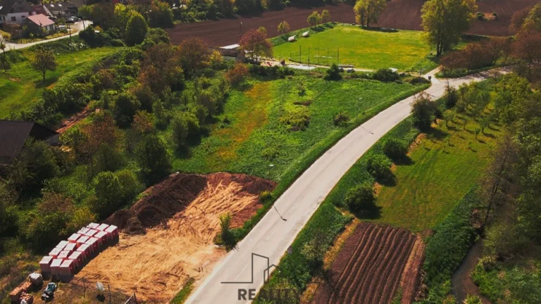 Prodej stavebního pozemku 791,5 m2 v Kyjově-Bohuslavicích, l