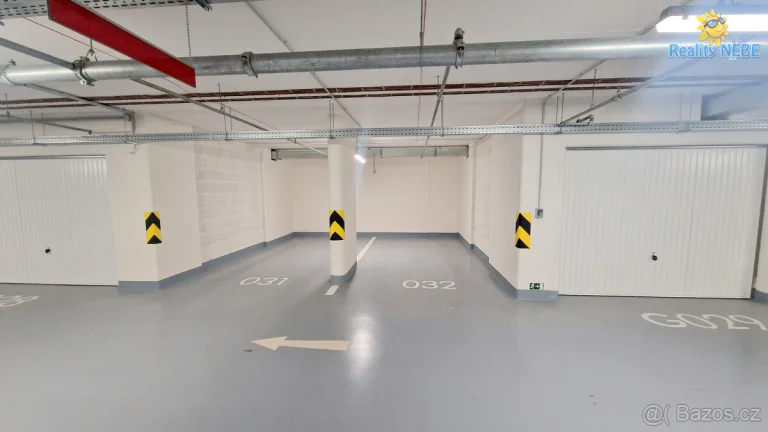 Pronájem garážového stání 20 m2, Výstavní 44, Praha 11, Háje