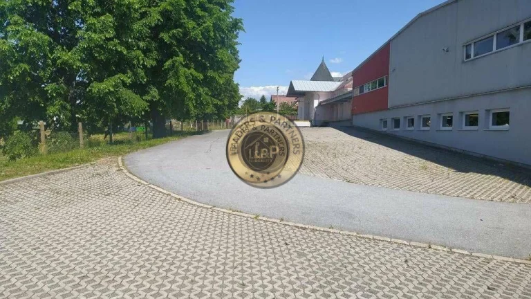Na predaj logisticko priemyselný areál / sklad Prešov -- Ma