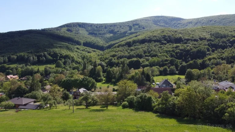 POZEMOK S VÝHĽADOM, 3752 m2 - MORAVSKÉ LIESKOVÉ, okr. NM