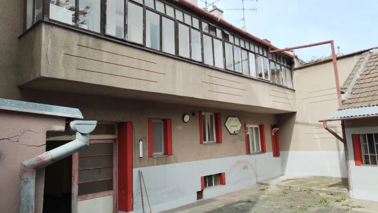 Brno - Židenice dům 3 bytové jednotky se zahradou 860 m2