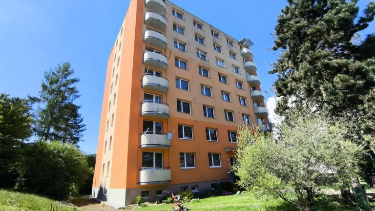 Veverská Bítýška, byt OV 3+1, sklepní kóje, balkón - byt