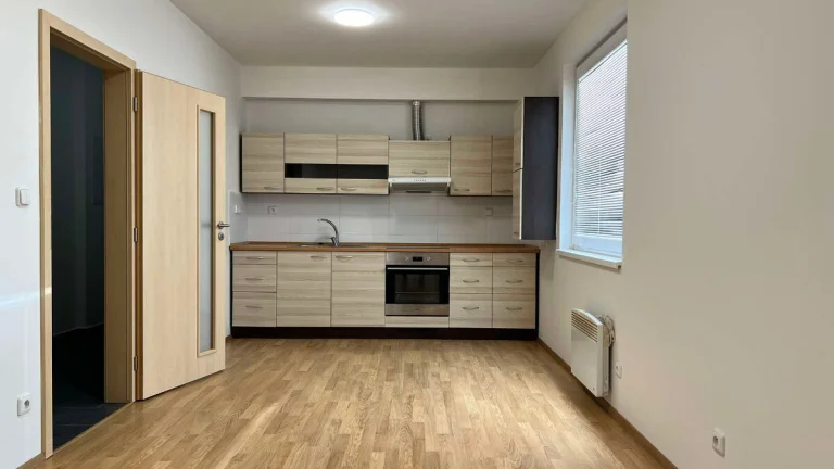 Pronájem bytu 2+kk s balkonem