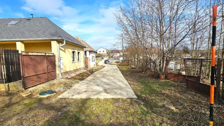 PNORF – stavebný pozemok, 800 m2, šírka 17 m, betónová cesta