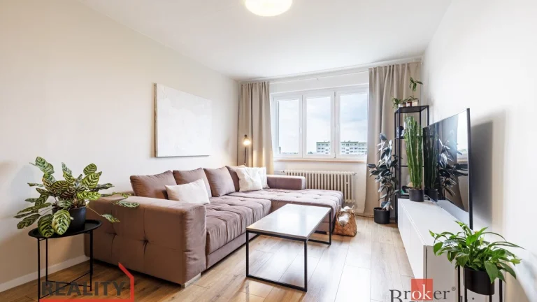 Pronájem, byty/2+1, 56 m2, náměstí SNP 1136/28, Černá Pole,