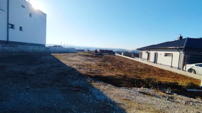 Lukratívny, stavebný pozemok - Ľubotice - 728 m2