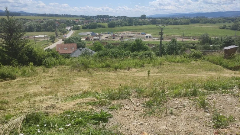 Stavebný pozemok v obci Fintice - 766 m2