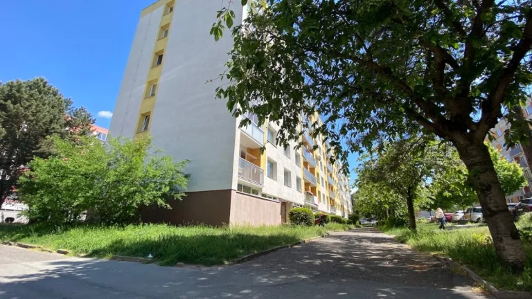 Pronájem pěkného bytu 1+1, 35 m2, Hradec Králové – ul. Formá