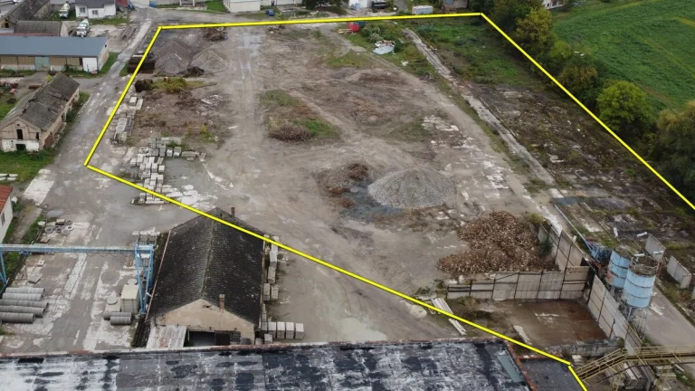 Pozemky pro skladování (1ha - 2,2 ha), Velim, okres Kolín