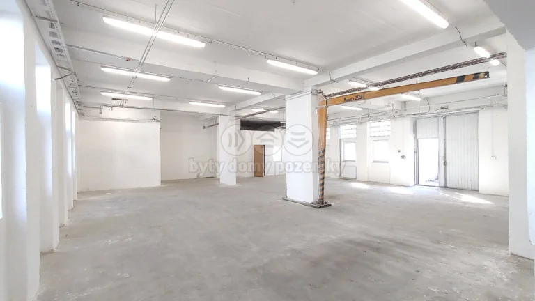Pronájem výrobního objektu, 285 m²