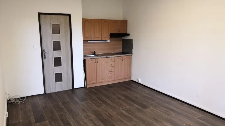 Pronájem bytu 1+kk 30m2 Maxima Gorkého, Trutnov - Kryblice