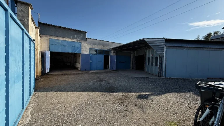 Autoservis /dielňa/ na priestrannom pozemku o rozlohe 1828m2