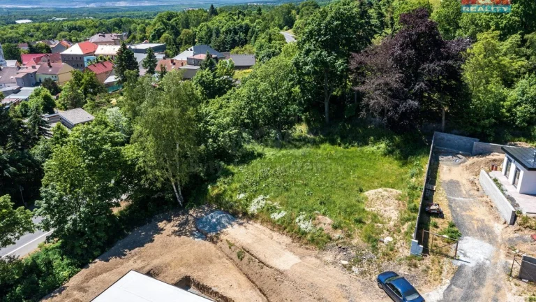 Prodej pozemku k bydlení, 991 m², Hrob, ul. Husova