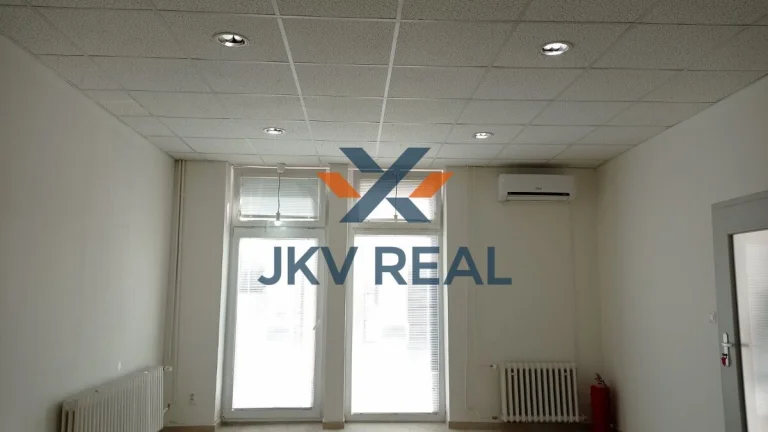 JKV REAL | Ponúkame na prenájom priestor v centre mesta Levi