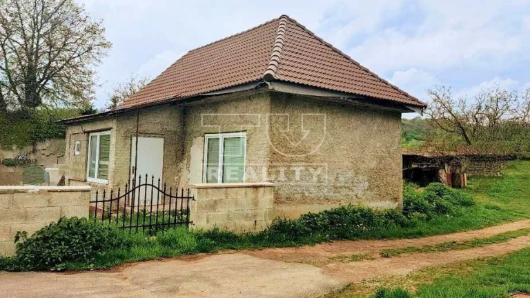 Na predaj menší rodinný dom /230 m2/ v Ľuboreči.