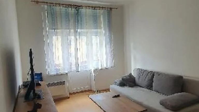 Pronajmu malý byt 1+kk 24m2 s balkonem v Praze Žižkov