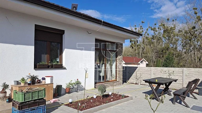 Rekreačný dom v prírodnej časti mesta Gabčíkovo na 4,8...