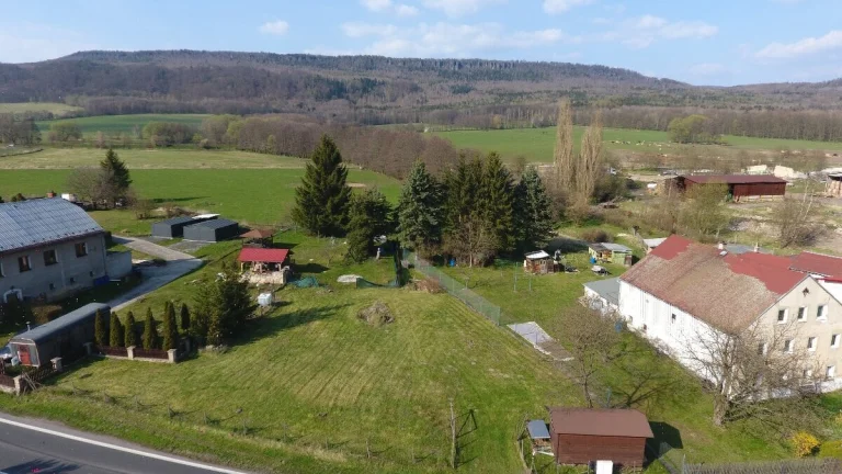 Stavební parcela včetně stavebního povolení Libouchec