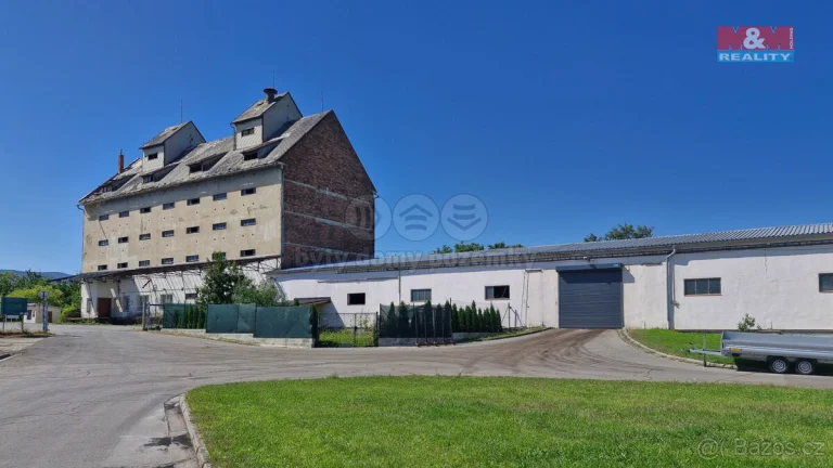 Prodej výrobního zemědělského objektu, 1708 m², Javorník