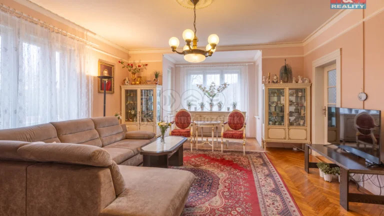 Prodej rodinného domu, 269 m², Jesenice, ul. Zahradní