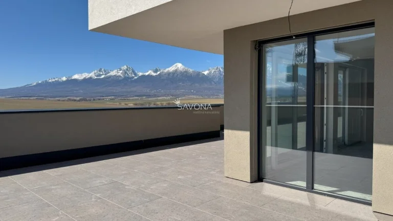 STREŠNÝ 3 izbový byt s terasou, dva státia +výhľady na TATRY