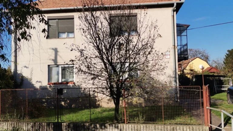 Na predaj poschodový rodinný dom v obci Pribeta