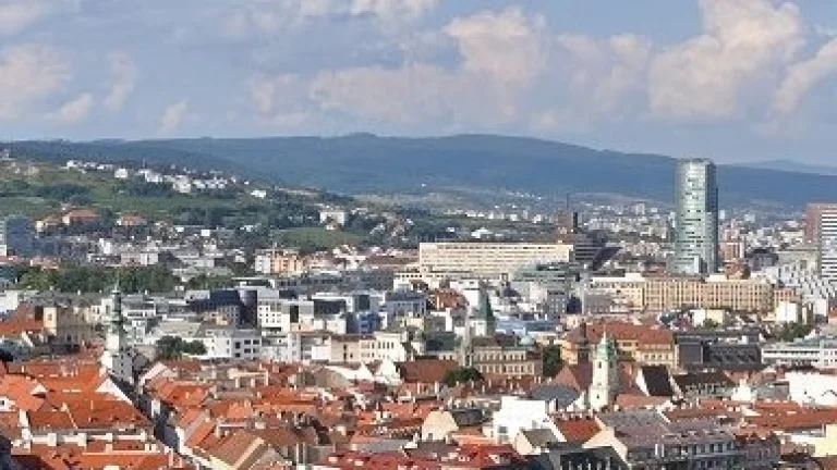 Predaj/prenájom budovy s gastro prevádzkou - Okr. Senec