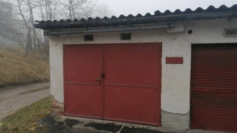 Dlouhodobě pronájmu garáž v Písku na Vrcovické