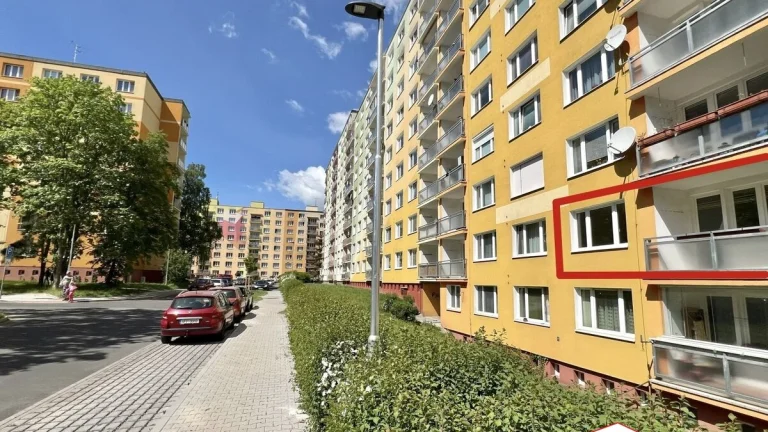 Pronájem bytu 3+1, 73 m2 s garáží - Plzeň - Skvrňany