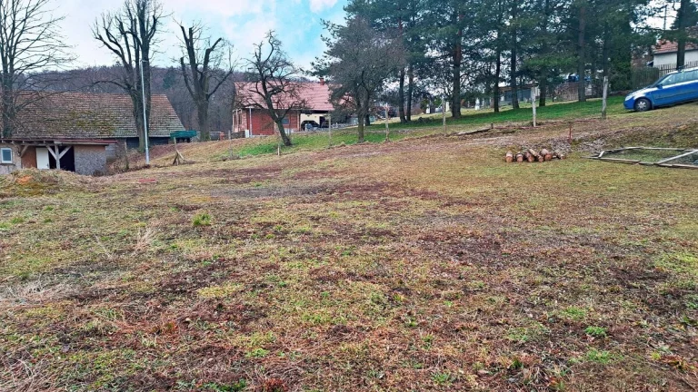 Braníškov, stavební parcela,1 184 m2, stavební projekt, sítě