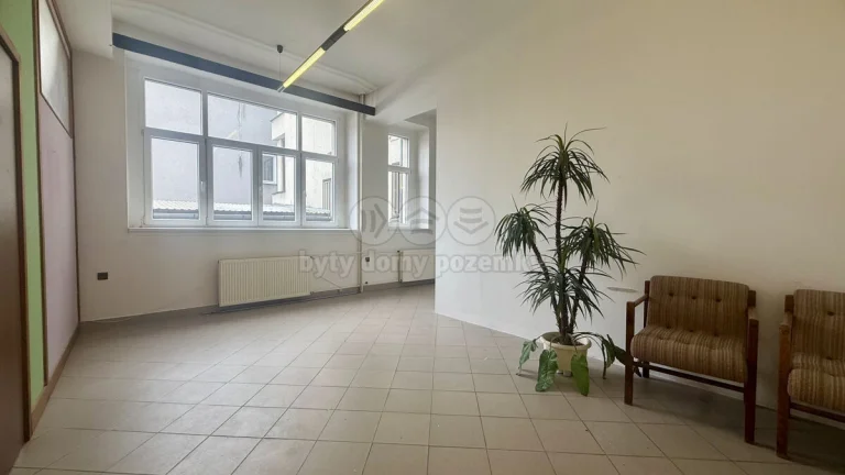 Pronájem kancelářského prostoru, 70 m², Blatná